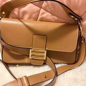 Elegant Tan Leather Shoulder Bag